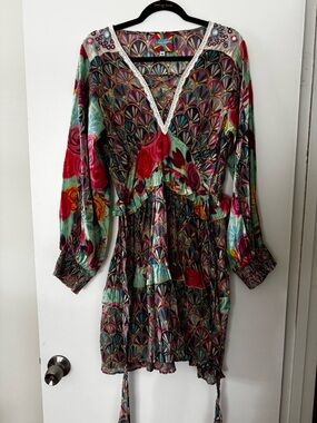 Floral Multicolor Pattern V‑Neck Mini Dress